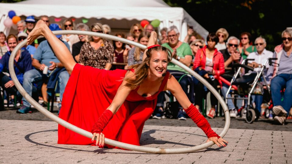 Foto von Gina Sibila / Lady in Rot