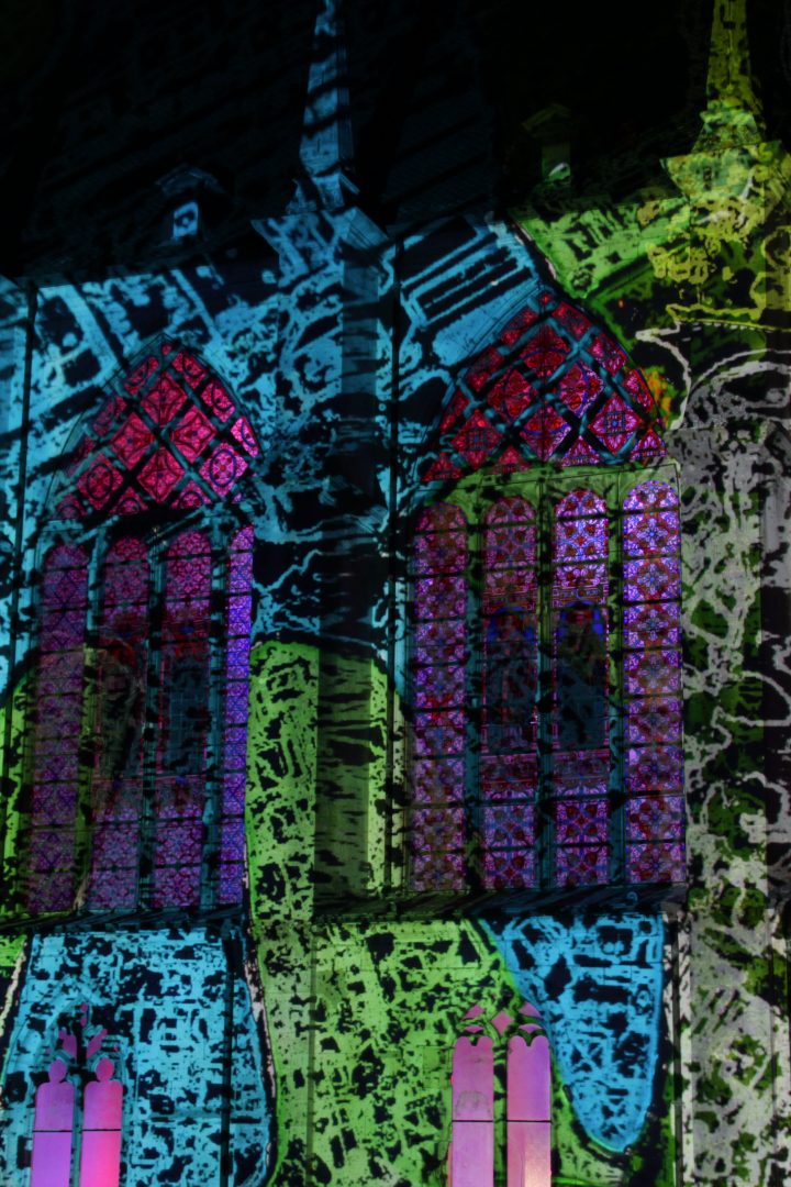 Installation auf Fassade